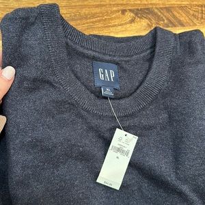 NWT men's GAP sweater.